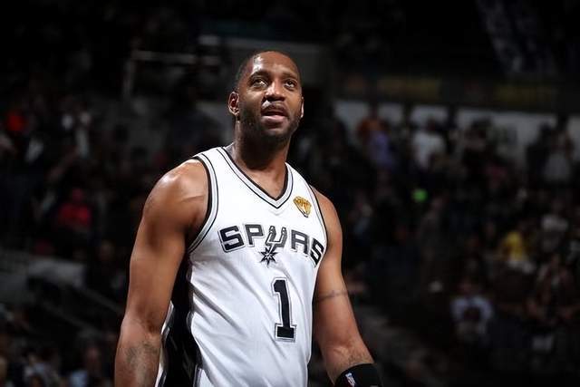 三人男篮-中国男篮16-21荷兰 张宁7分4篮板